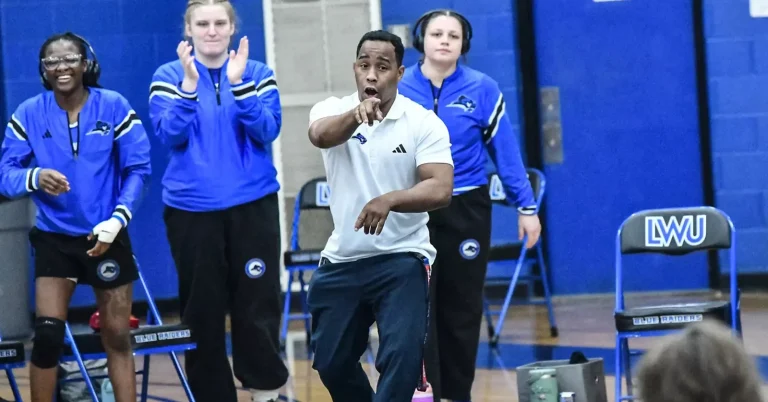Dodgens resigns as Lindsey Wilson head coach