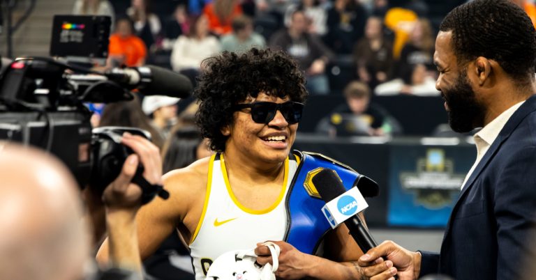 Mota-Pettis wrestles on her own terms